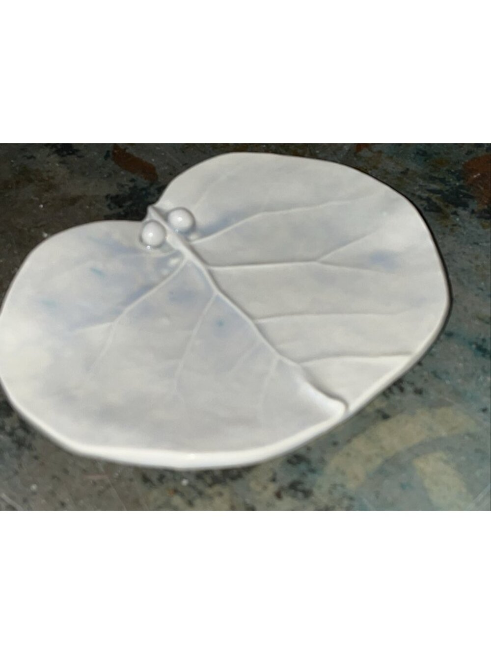 Vintage Ceramic Lily Pad Trinket Dish White Leaf Catchall Ring Jewelry Soap Dish